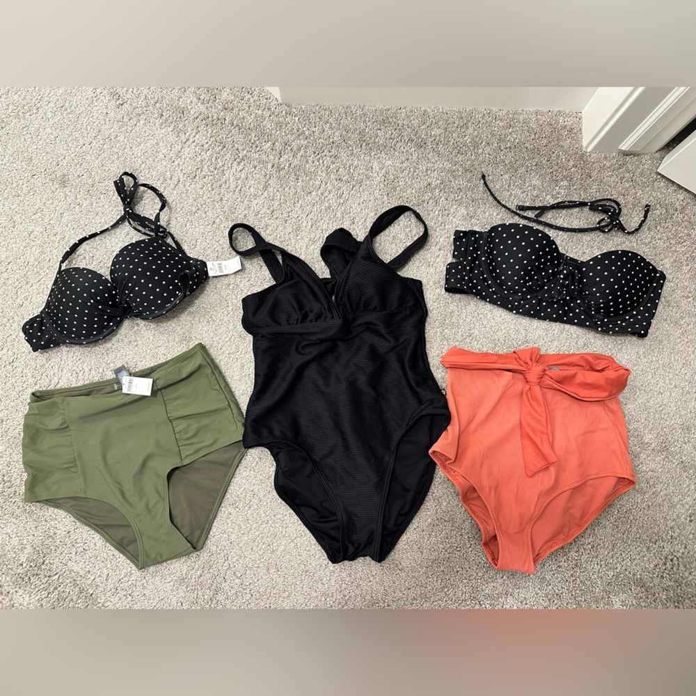 LADIES SWIMWEAR LOT Small/Medium 34B cup